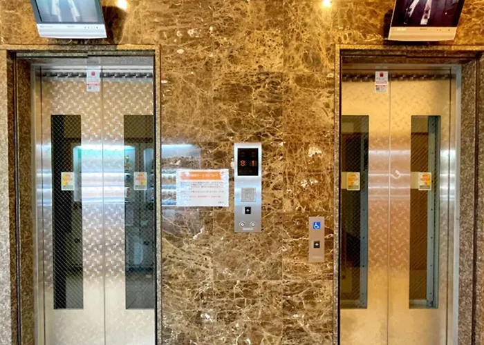 Toyoko Inn Yokohama Shinkoyasu Ekimae